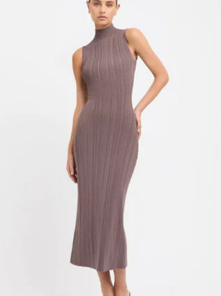 Knit Turtleneck Sleeveless Sheath Dress (One Piece)