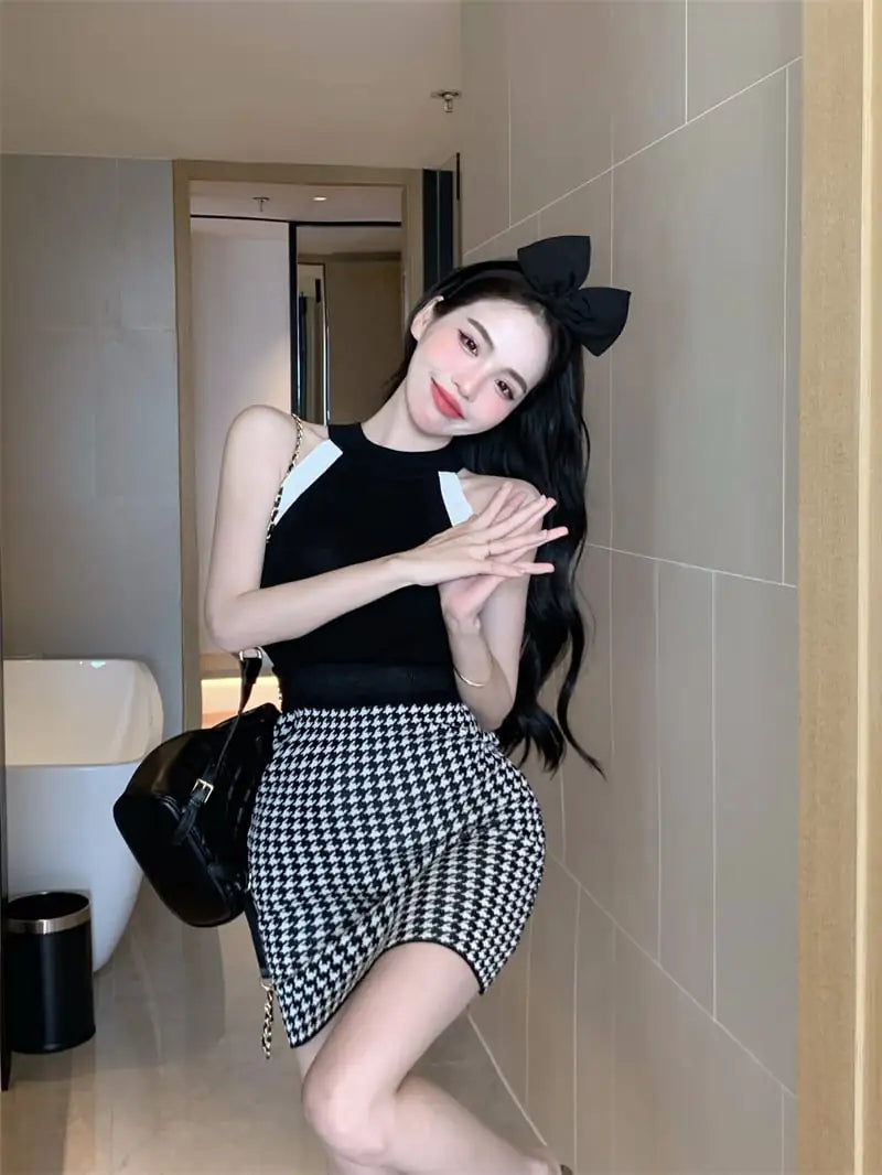 Hot Girl High Waist Plaid Skirt for a Slim Look