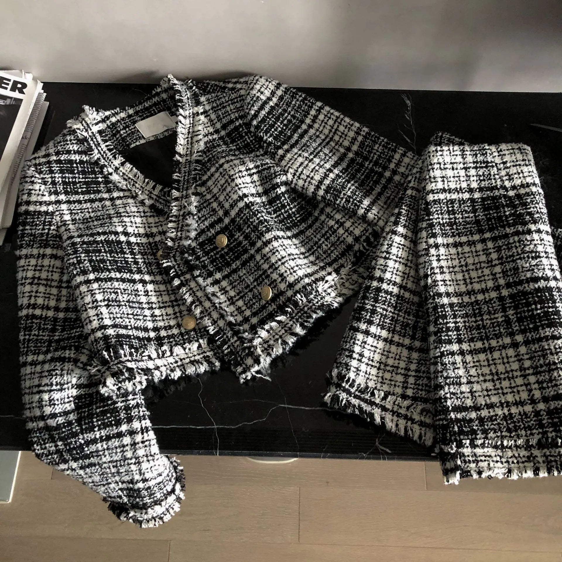 Women's Set with Plaid Design and Chic Style