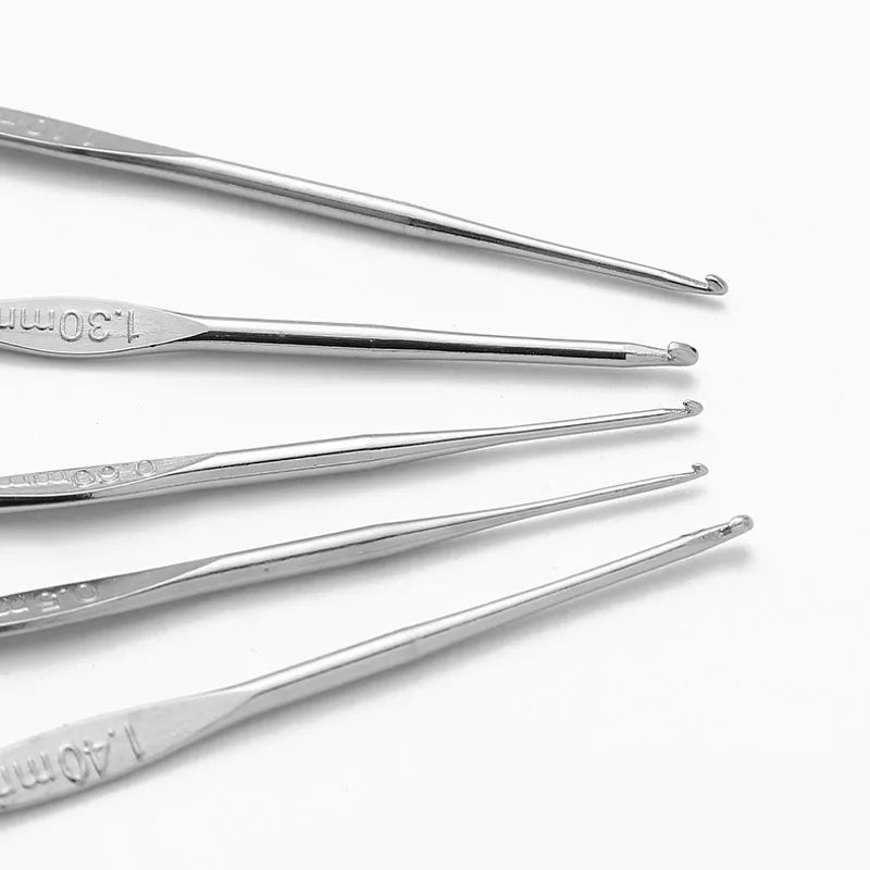 Metal Crochet Hooks Set for Lace Weaving (Size 0.5-1.9mm)