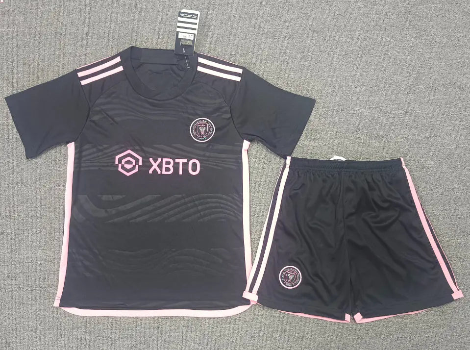 Children's Football Kit: Arsenal, Liverpool, Dortmund, Spurs