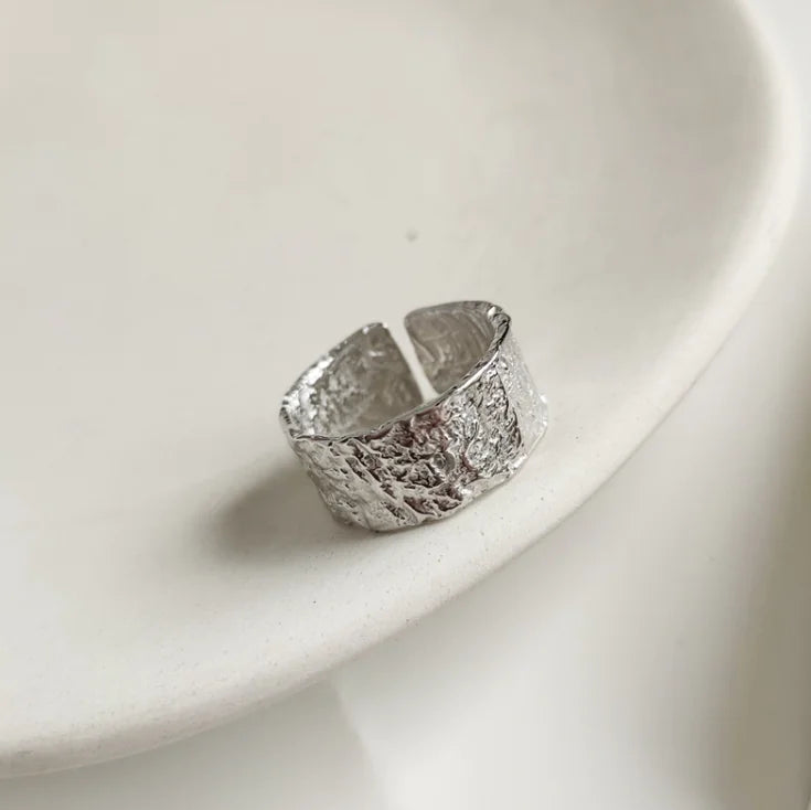 Trendy Japanese-Korean Minimalist Wide Ring for All