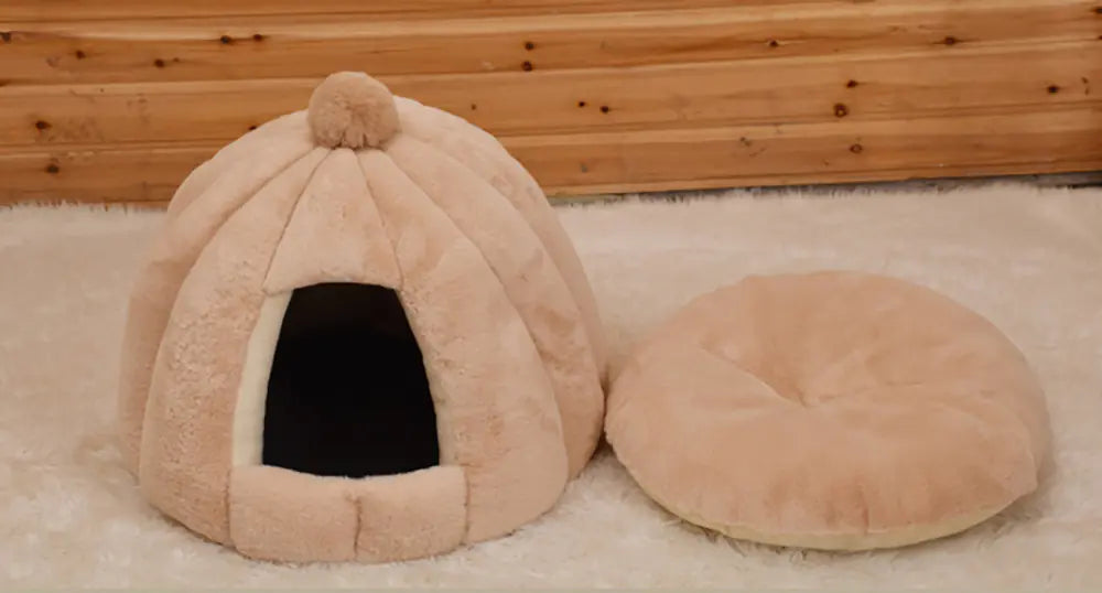 Pumpkin Shaped Cozy Cat & Dog House Tent