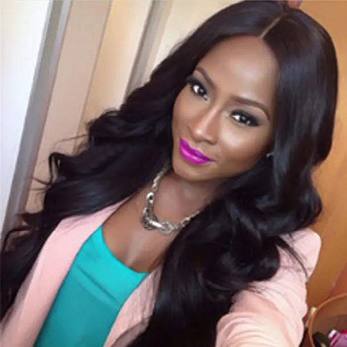 Fashionable Black Long Wavy Wig for Women (Middle Part)