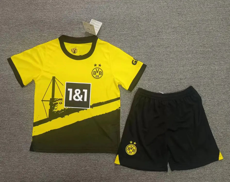 Children's Football Kit: Arsenal, Liverpool, Dortmund, Spurs