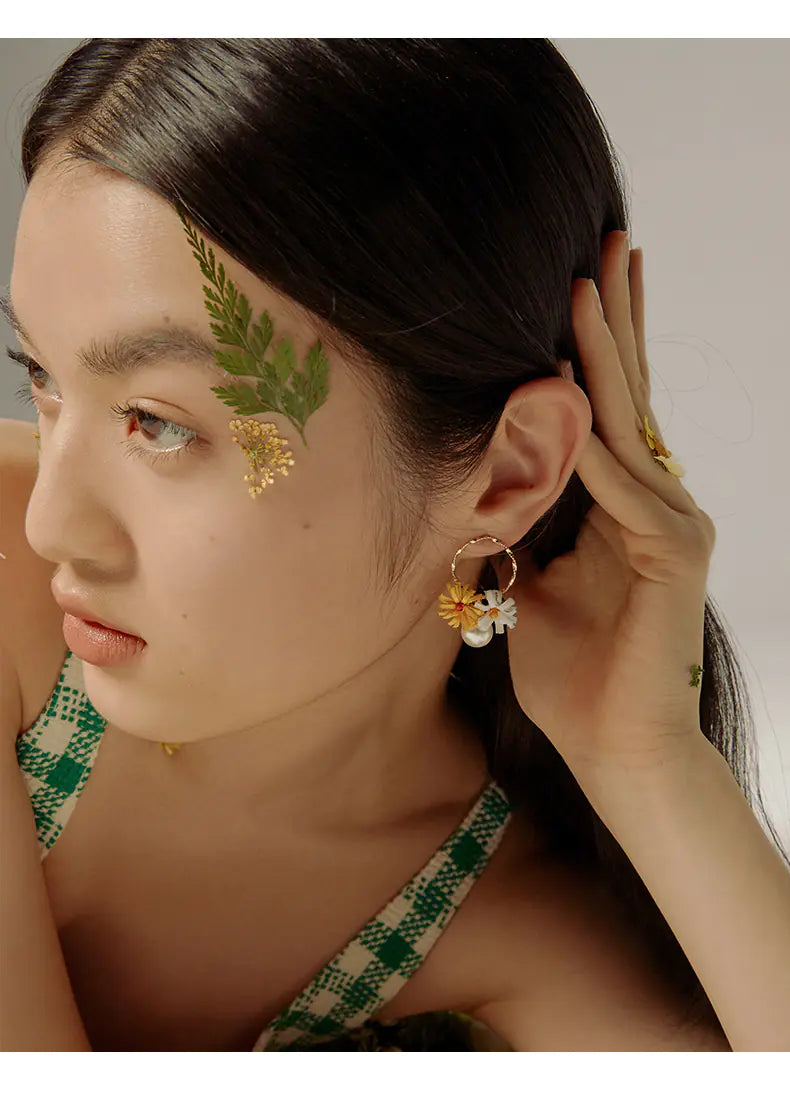 Floral Earrings with Imitation Pearls (2020)