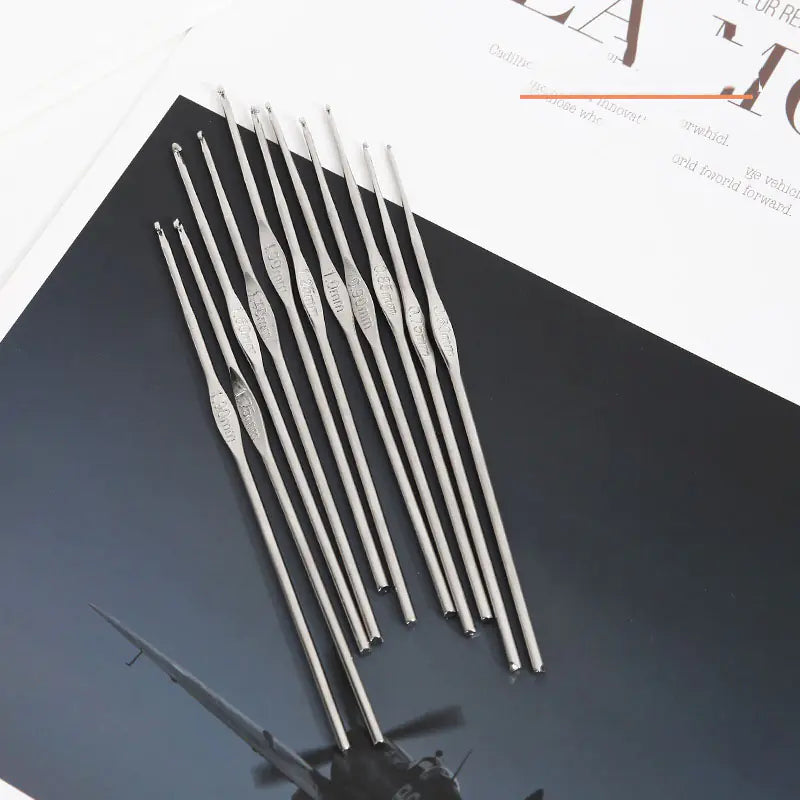 Metal Crochet Hooks Set for Lace Weaving (Size 0.5-1.9mm)