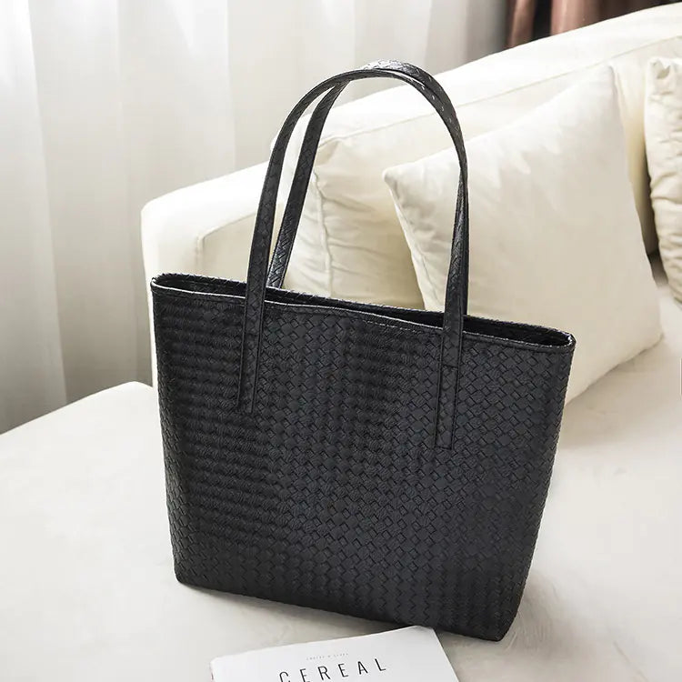 Fashionable Korean Style Woven Women's Shoulder Bag