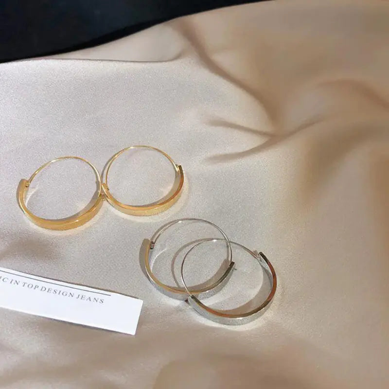 Trendy Round Hoop Earrings for Women - Fashionable Design