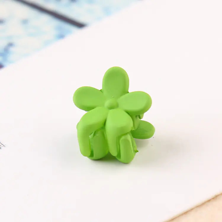 Wholesale Mini Flower Hair Clips for Infants and Toddlers