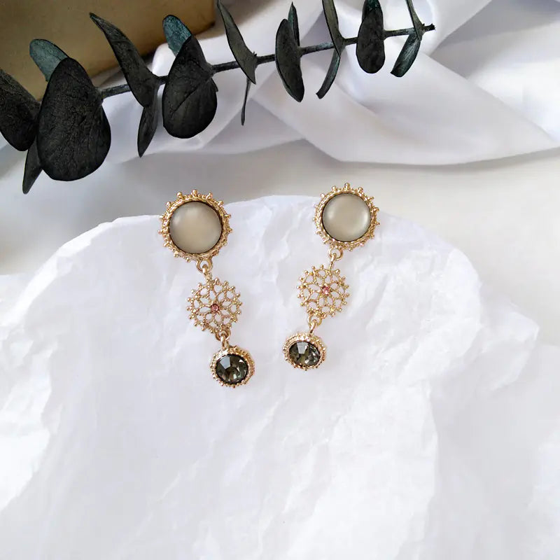 Vintage Chinese Style Earrings with Elegant Metal Clips