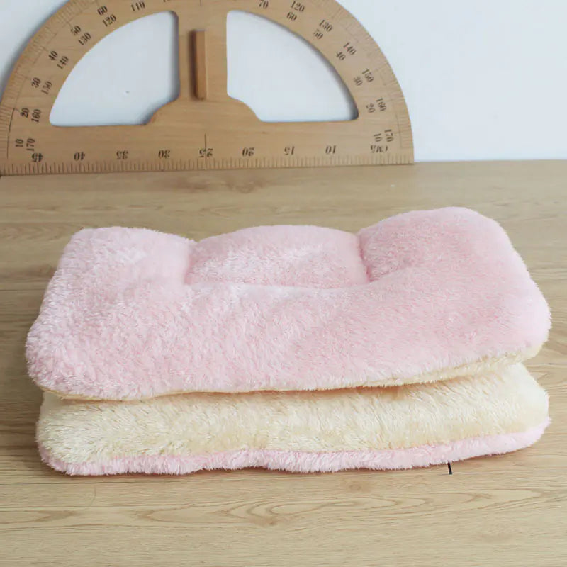 Thick Pet Mat for Cats and Dogs - All Seasons Use