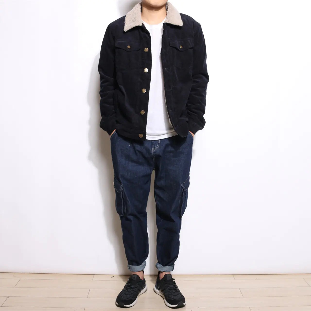 Trendy Corduroy Jacket with Sherpa Collar for Men