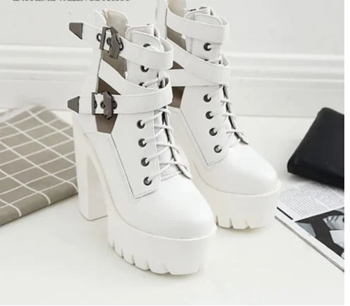 2020 New Women's Chunky Heeled Ankle Boots with Belt