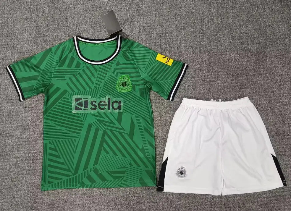 Children's Football Kit: Arsenal, Liverpool, Dortmund, Spurs