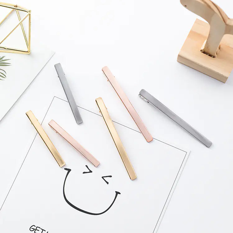 Minimalist Gold Metal Hair Clip - Simple Chic Design