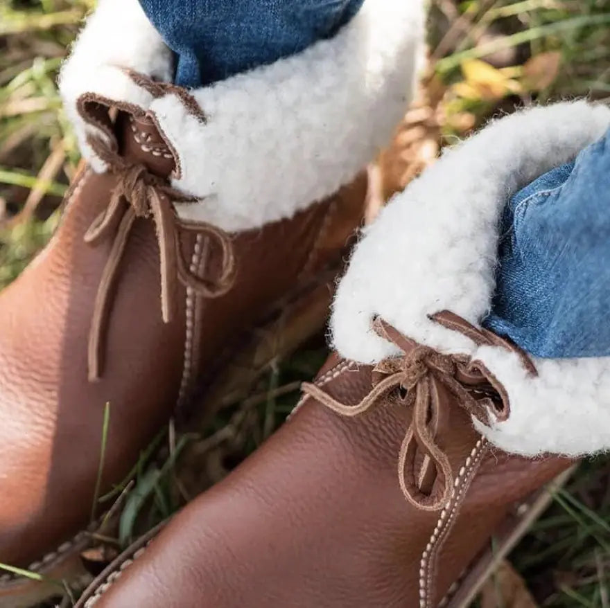 Laced Round Toe Plush Winter Snow Boots (Plus Size)