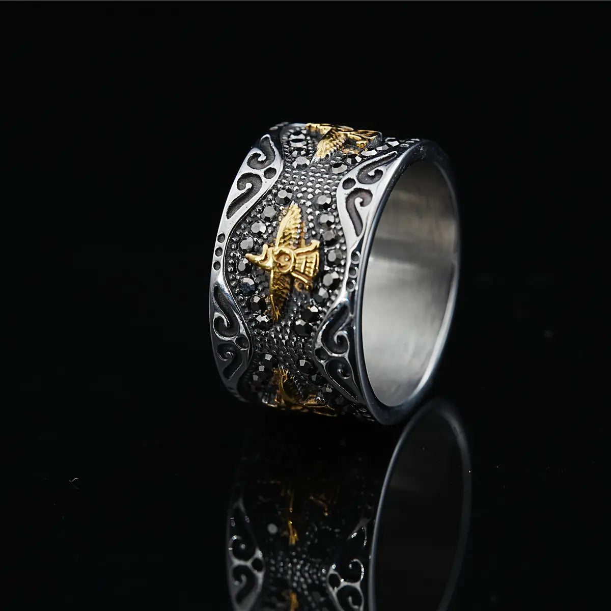Retro Eagle Wings Fashion Ring in Alloy Material