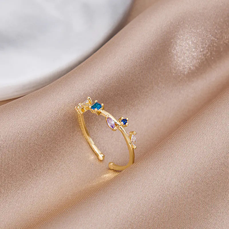 Zircon Leaf Ring - Elegant Open Gemstone Design