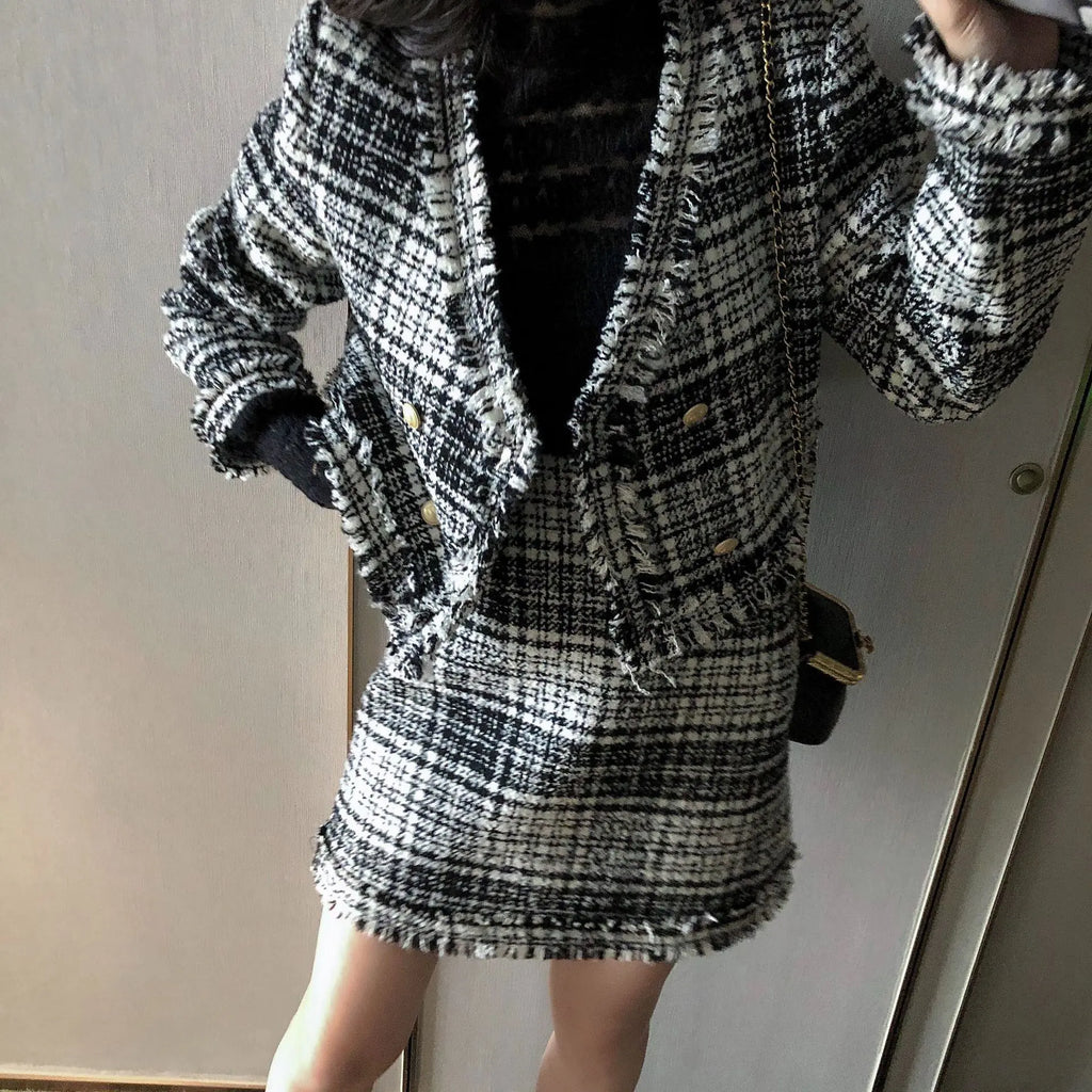 Women's Set with Plaid Design and Chic Style