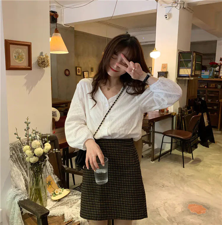 Sweet Age-Reducing V-Neck Lace Trim Long Sleeve Shirt