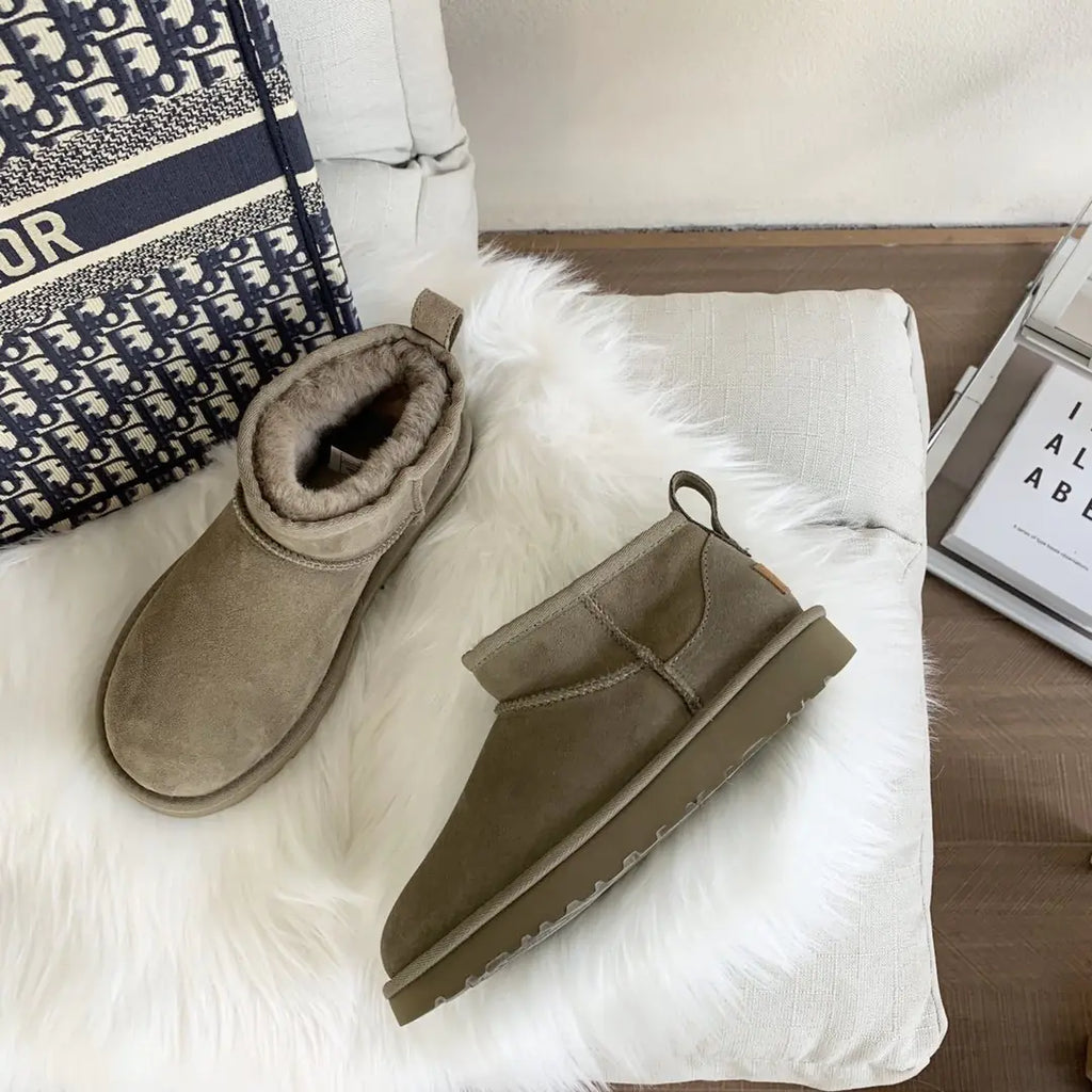 Women's Sheepskin Short Boots - Winter Style