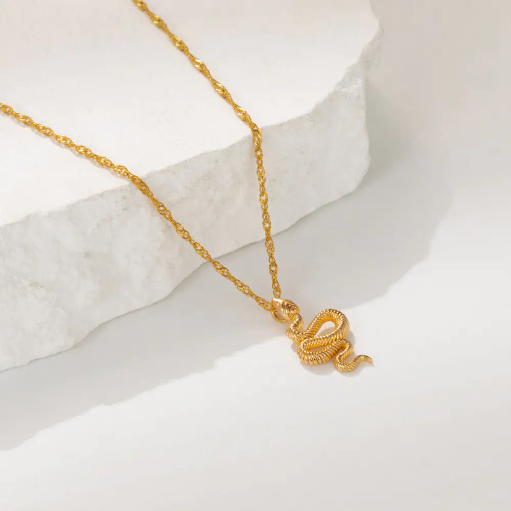 Creative Multi-Color Cobra Pendant Necklace